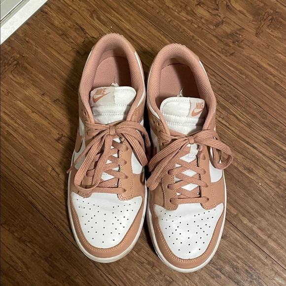 Nike dunk low in rose whisper - Picture 2 of 6